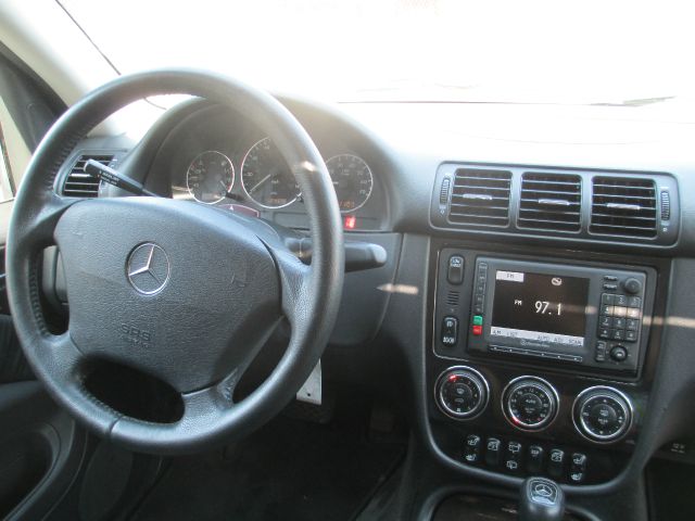 Mercedes-Benz M-Class 2005 photo 31