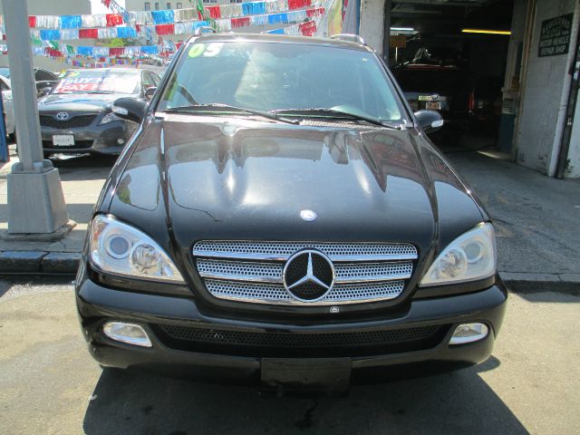 Mercedes-Benz M-Class 2005 photo 9