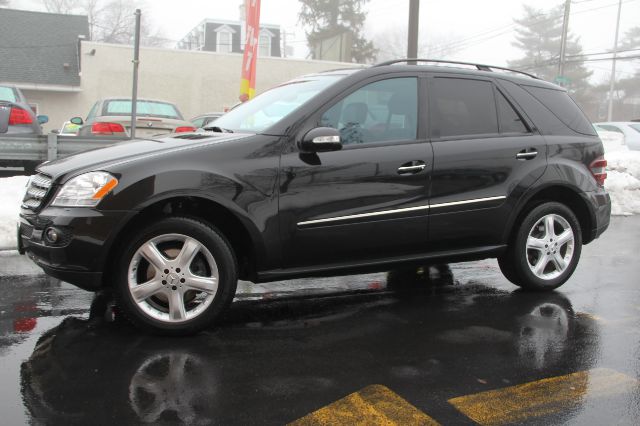 Mercedes-Benz M-Class 2006 photo 1
