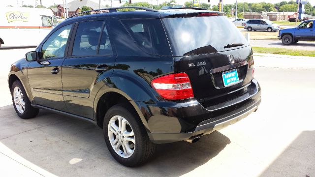 Mercedes-Benz M-Class 2006 photo 1