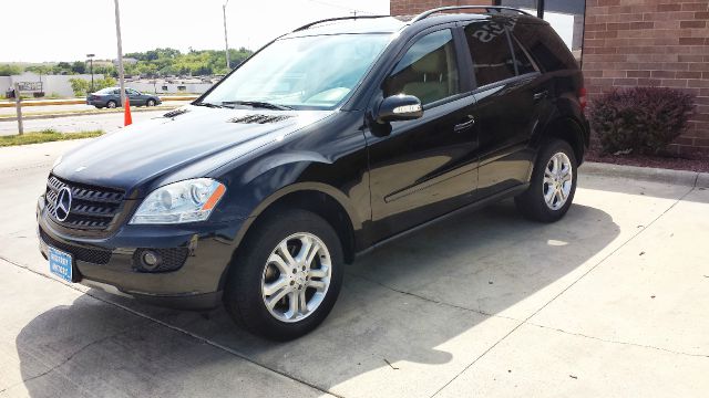 Mercedes-Benz M-Class 2006 photo 2