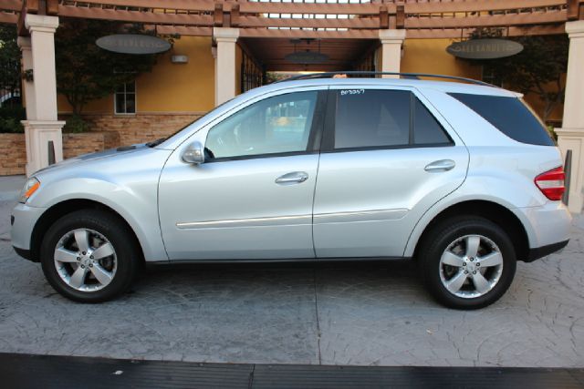 Mercedes-Benz M-Class 2006 photo 1