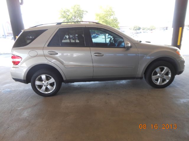 Mercedes-Benz M-Class 2006 photo 2