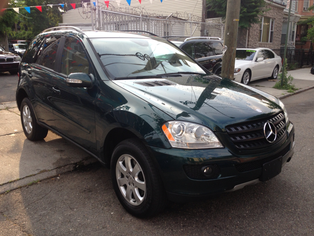 Mercedes-Benz M-Class 2006 photo 2