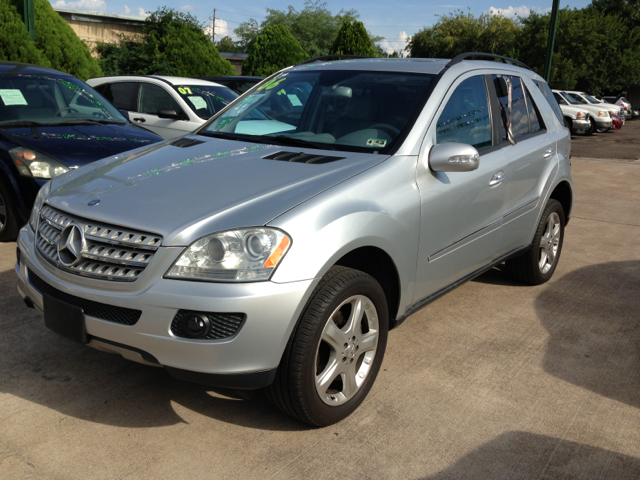 Mercedes-Benz M-Class 2006 photo 1