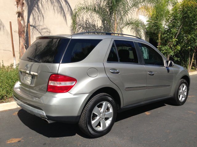 Mercedes-Benz M-Class 2006 photo 1