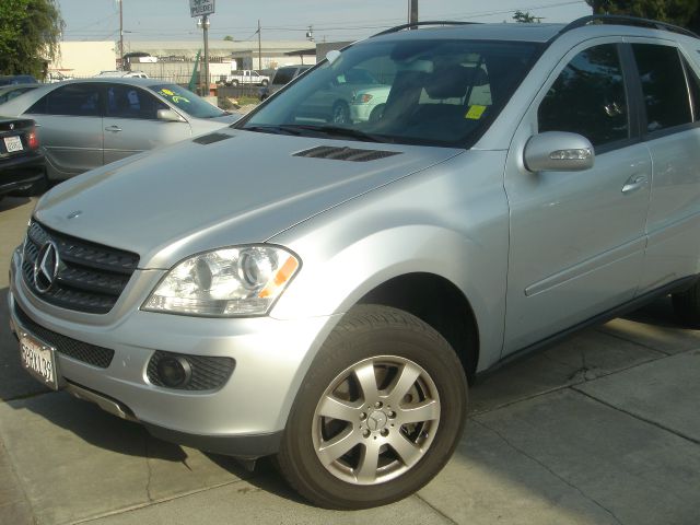 Mercedes-Benz M-Class 2006 photo 4