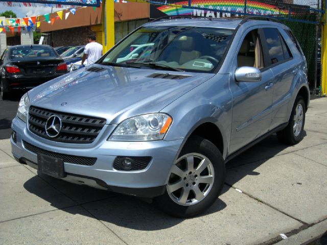 Mercedes-Benz M-Class 2006 photo 1