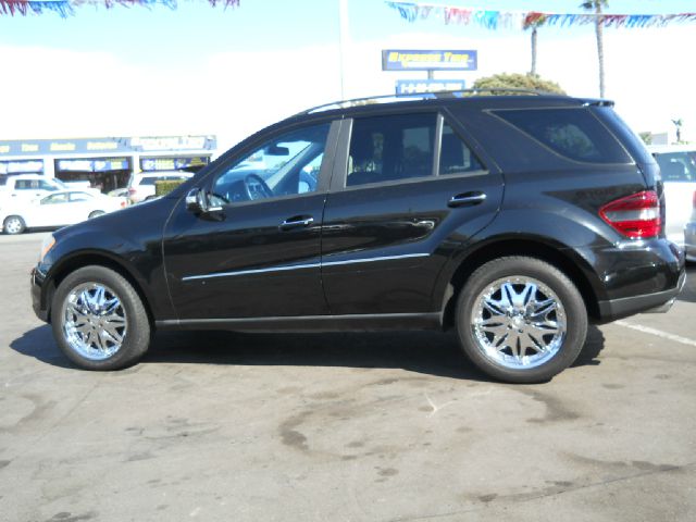 Mercedes-Benz M-Class 2006 photo 2