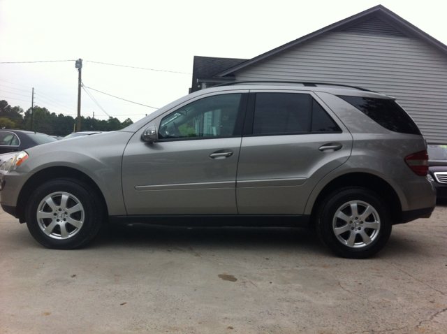 Mercedes-Benz M-Class 2006 photo 3