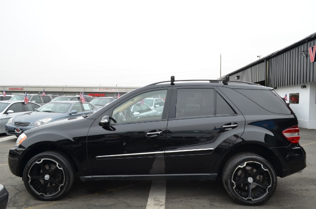 Mercedes-Benz M-Class 2006 photo 2