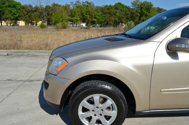 Mercedes-Benz M-Class 2006 photo 2
