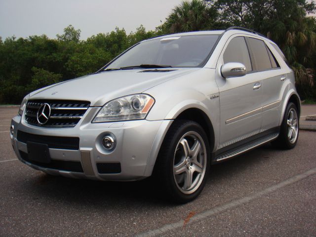 Mercedes-Benz M-Class 4dr Sdn SE RWD SUV