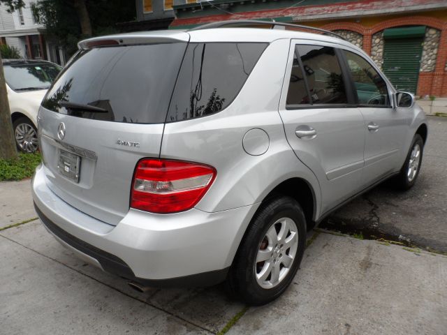 Mercedes-Benz M-Class 2007 photo 2