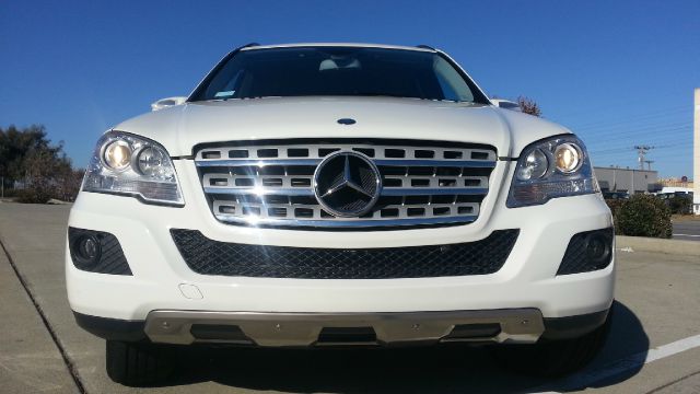 Mercedes-Benz M-Class 2009 photo 2