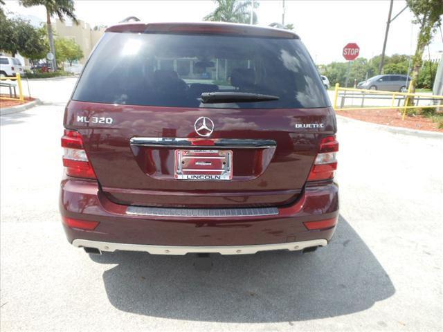 Mercedes-Benz M-Class 2009 photo 2