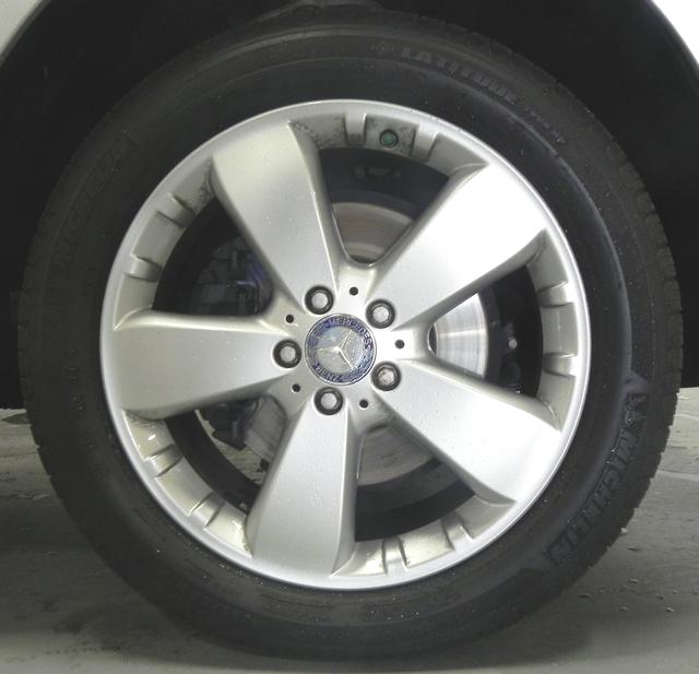 Mercedes-Benz M-Class 2009 photo 2