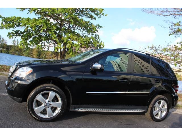 Mercedes-Benz M-Class 2009 photo 2