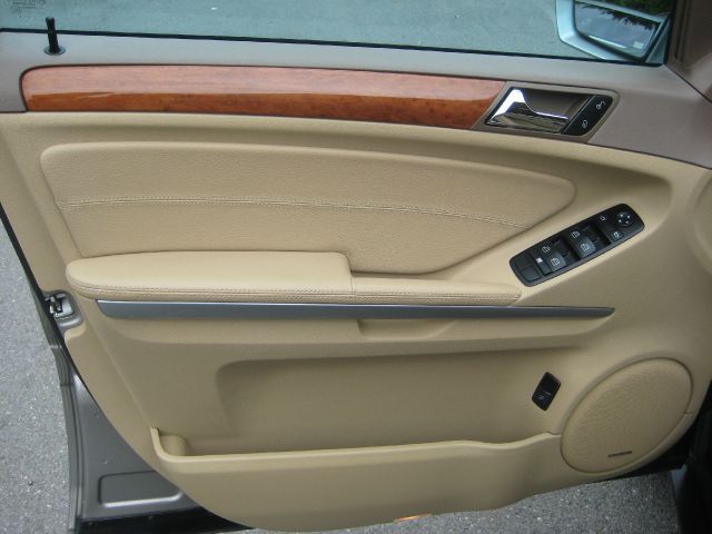 Mercedes-Benz M-Class 2009 photo 1