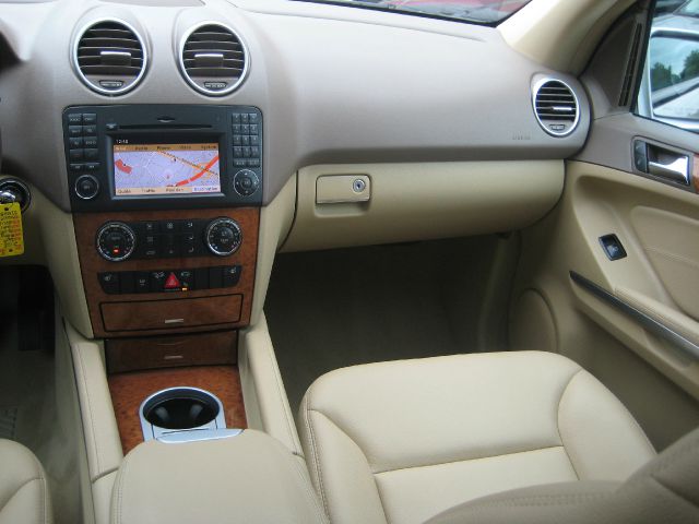 Mercedes-Benz M-Class 2009 photo 12