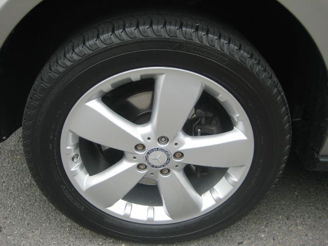 Mercedes-Benz M-Class 2009 photo 17