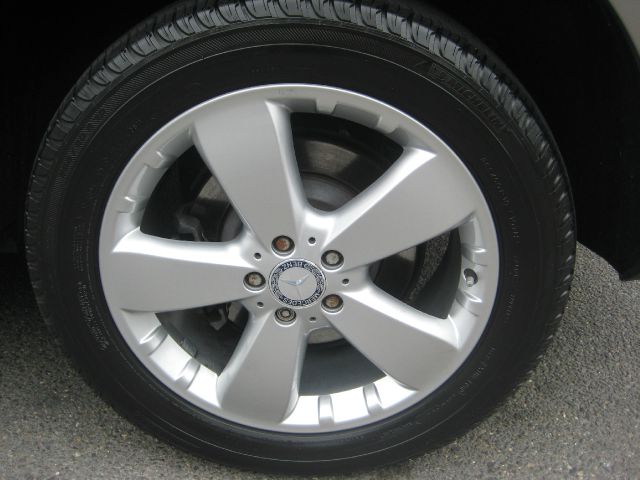 Mercedes-Benz M-Class 2009 photo 19