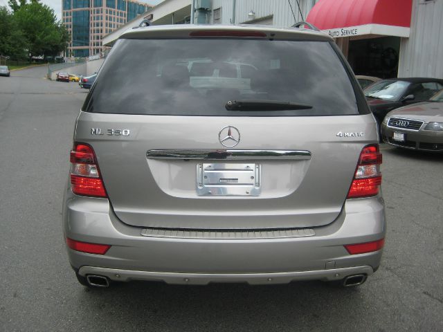 Mercedes-Benz M-Class 2009 photo 20