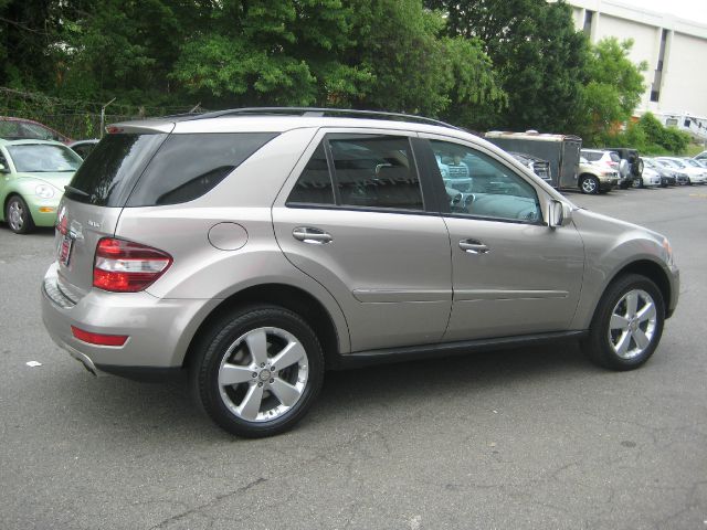 Mercedes-Benz M-Class 2009 photo 21