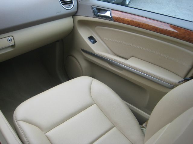 Mercedes-Benz M-Class 2009 photo 28