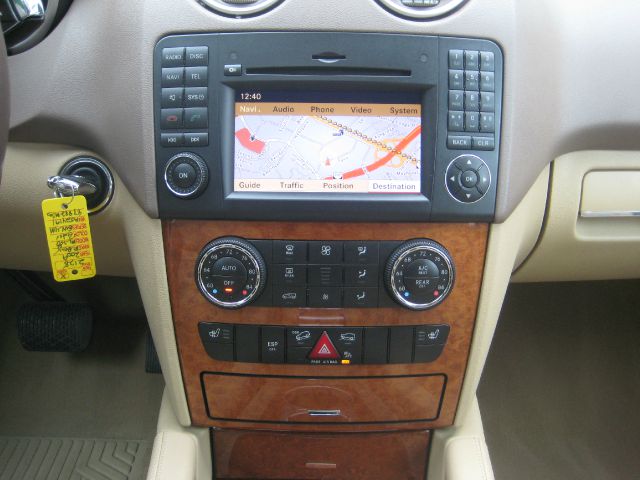 Mercedes-Benz M-Class 2009 photo 32