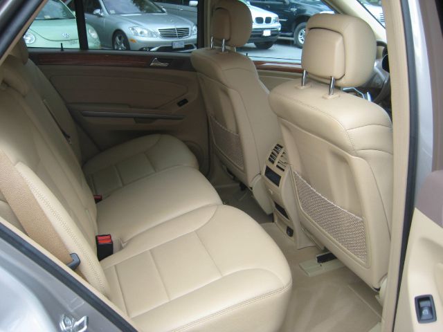 Mercedes-Benz M-Class 2009 photo 38