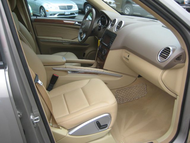 Mercedes-Benz M-Class 2009 photo 39