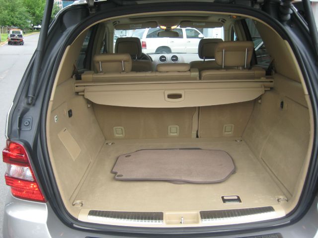 Mercedes-Benz M-Class 2009 photo 41