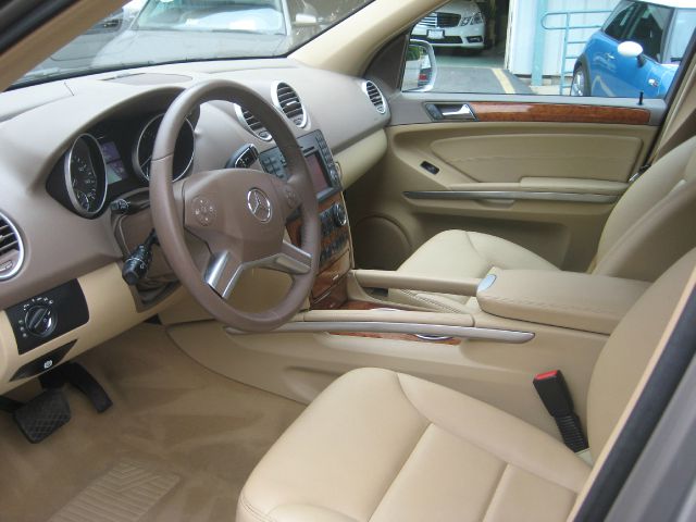 Mercedes-Benz M-Class 2009 photo 46