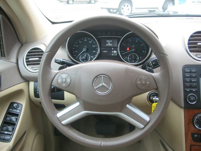 Mercedes-Benz M-Class 2009 photo 55