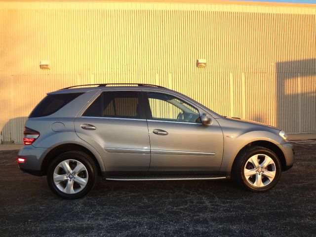 Mercedes-Benz M-Class 2010 photo 11