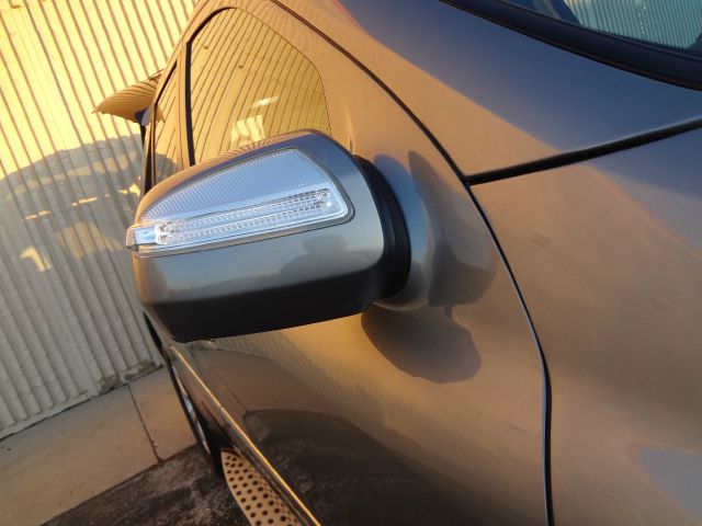 Mercedes-Benz M-Class 2010 photo 19