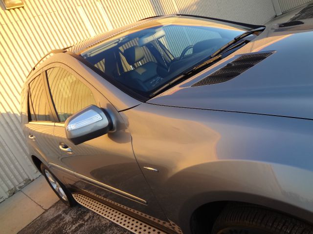 Mercedes-Benz M-Class 2010 photo 21