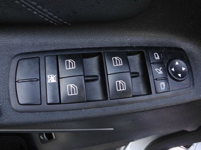 Mercedes-Benz M-Class 2010 photo 23