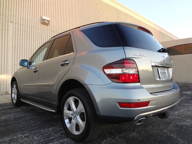 Mercedes-Benz M-Class 2010 photo 3