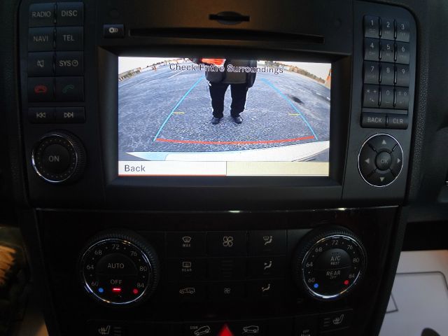 Mercedes-Benz M-Class 2010 photo 30