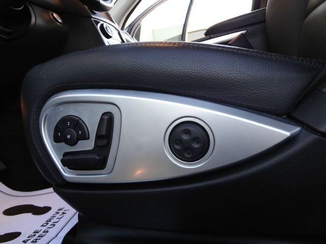 Mercedes-Benz M-Class 2010 photo 35