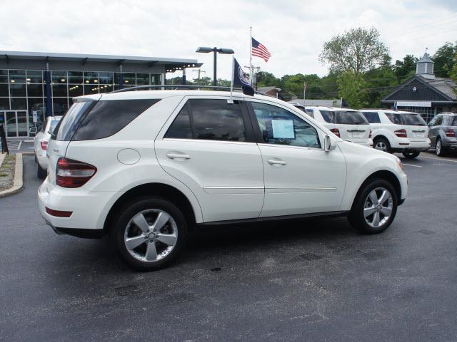 Mercedes-Benz M-Class 2010 photo 1