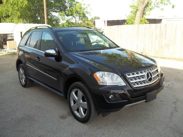 Mercedes-Benz M-Class 2dr Cpe Auto W/moonroof SUV