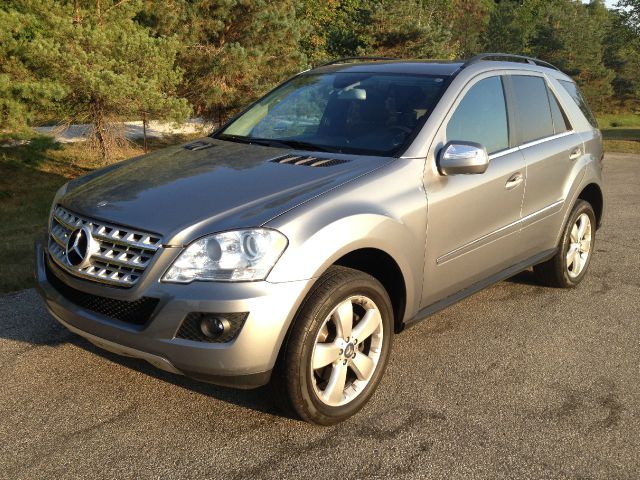 Mercedes-Benz M-Class Gl 2x2 SUV