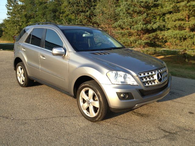 Mercedes-Benz M-Class 2010 photo 1