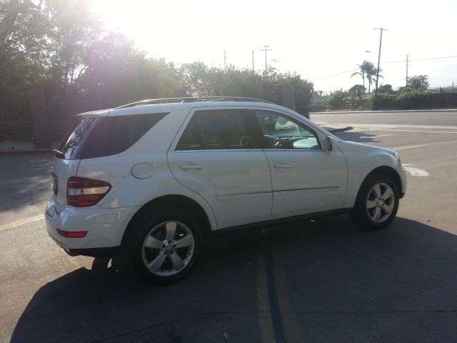 Mercedes-Benz M-Class SES 5dr SUV