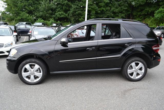 Mercedes-Benz M-Class 2010 photo 2