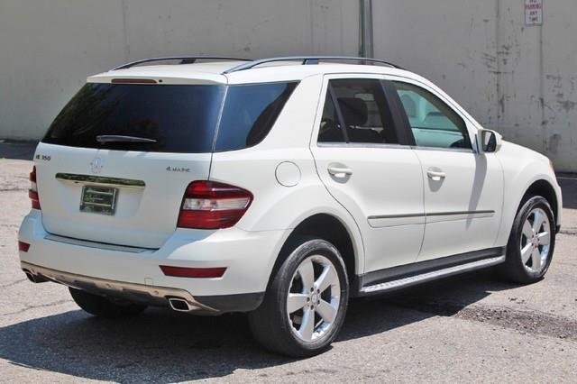 Mercedes-Benz M-Class 2010 photo 2