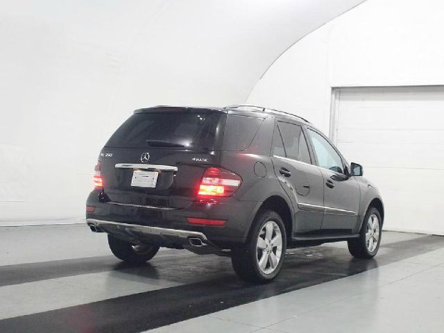 Mercedes-Benz M-Class 2011 photo 3